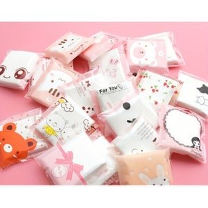 Disposable face wipes